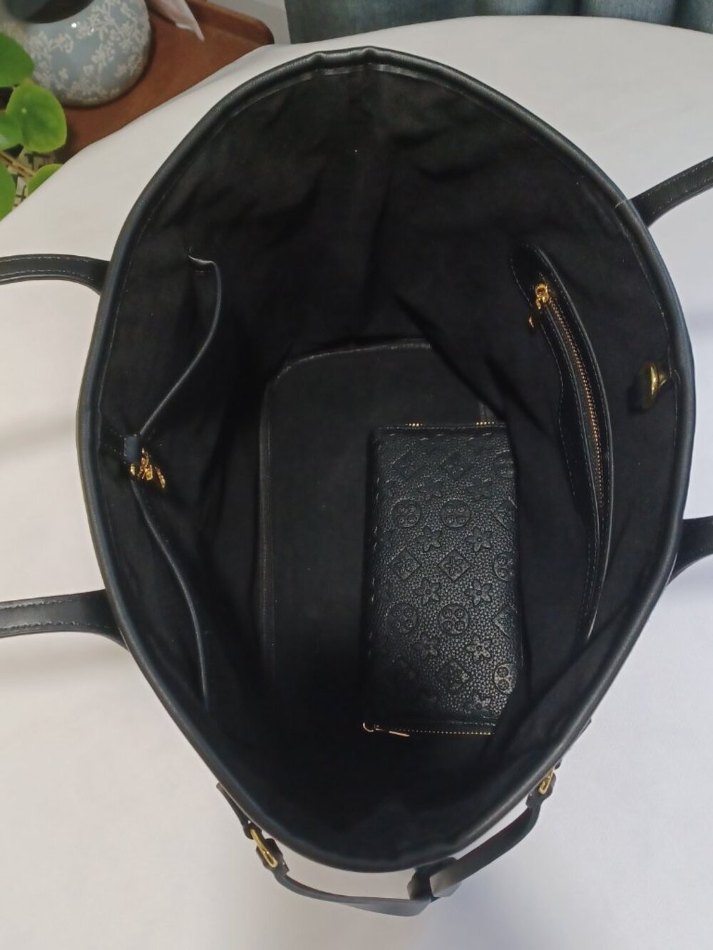 Designer Inspired Style | Lightweight Everyday ToteBag+Wallet 8096BKS - Picture 7 of 8